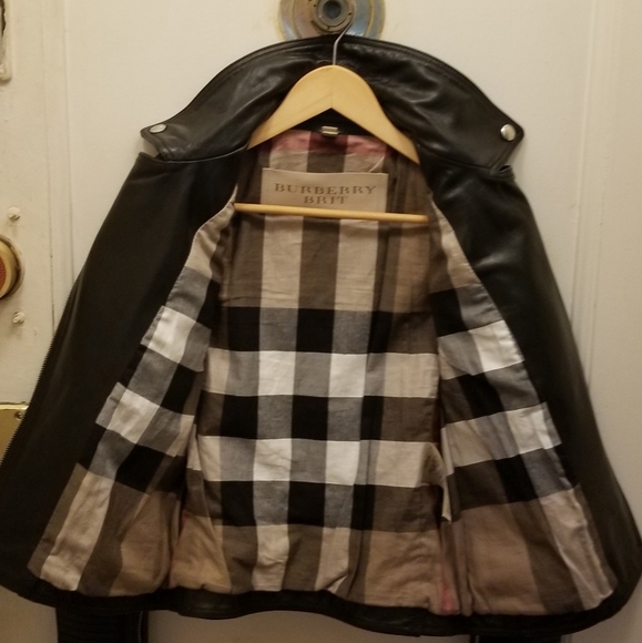 HOSTPICK!!! Burberry Jacket with Nova Check lining - Picture 5 of 14